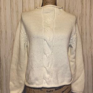 🎀🎀Norton Studio• White Roll up Sweater